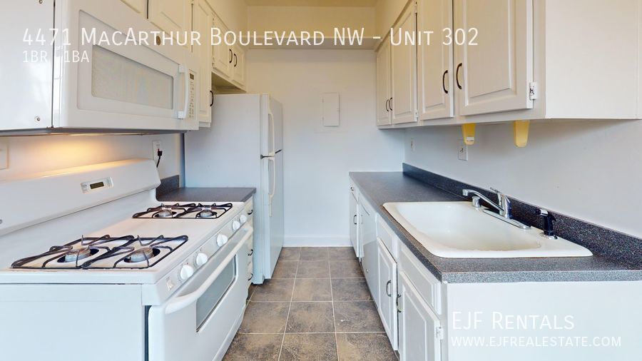 Top Floor Recently Updated MacArthur Blvd One Bedroom W/Parking Included property image
