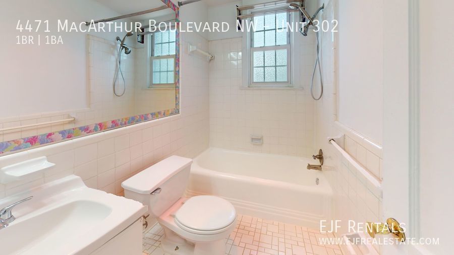 Top Floor Recently Updated MacArthur Blvd One Bedroom W/Parking Included property image