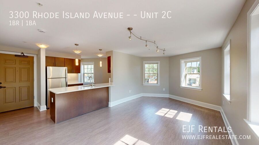 Cozy and BRIGHT One Bedroom in Mount Rainer- Beautiful Unit, Pets Welcomed! property image