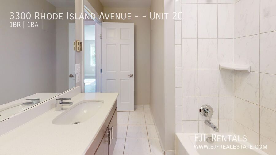 Cozy and BRIGHT One Bedroom in Mount Rainer- Beautiful Unit, Pets Welcomed! property image