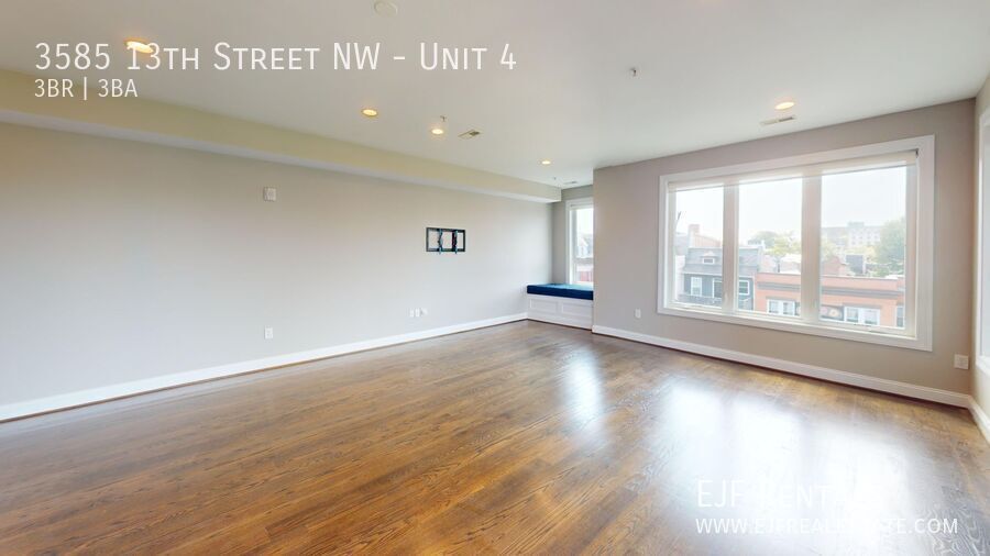 Stunning Three Bedroom Penthouse Condo W/Three Private Outdoor Spaces & Parking Included! property image