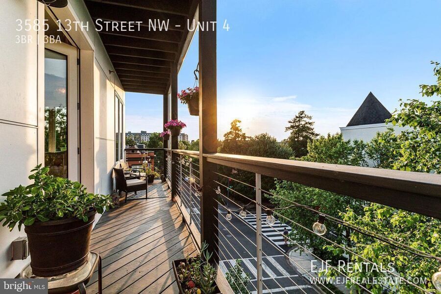 Stunning Three Bedroom Penthouse Condo W/Three Private Outdoor Spaces & Parking Included! property image