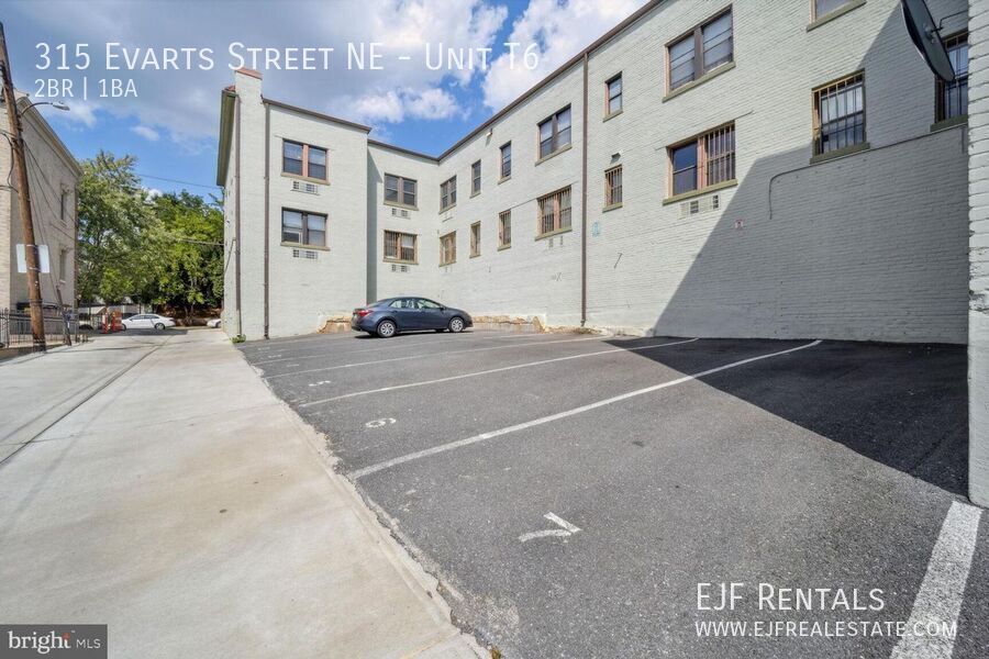 Spacious Two Bedroom Near Trinity University/ Bloomingdale- Great Location property image