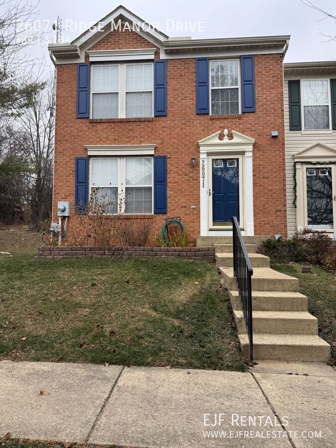 Spacious Family Three Bedroom Townhouse in Damascus! Pets Welcomed & Parking Included! property image