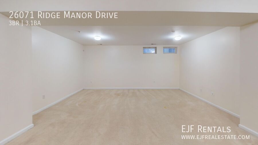 Spacious Family Three Bedroom Townhouse in Damascus! Pets Welcomed & Parking Included! property image