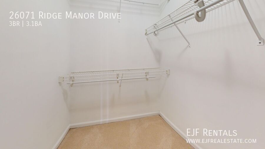 Spacious Family Three Bedroom Townhouse in Damascus! Pets Welcomed & Parking Included! property image