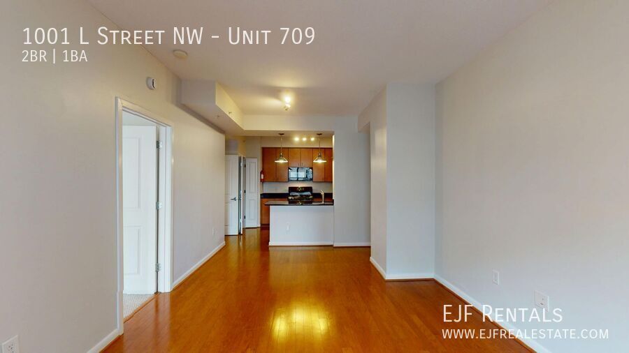 Logan Circle One Bedroom Plus Den W/Front Desk, Secured Entry, Pets Welcome, & More! property image