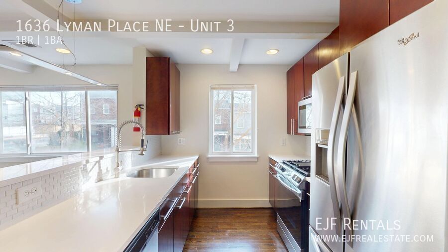 Updated One Bedroom W/Stainless Steel Appliances, Pets Welcomed, & Washer/Dryer In Unit! property image