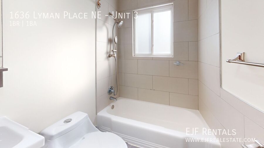 Updated One Bedroom W/Stainless Steel Appliances, Pets Welcomed, & Washer/Dryer In Unit! property image