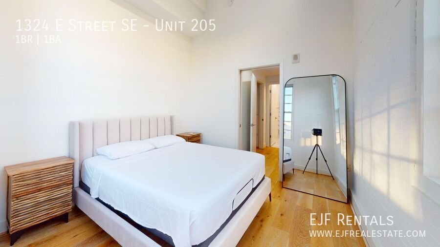 Stunning Fully Furnished Capitol Hill One Bedroom W/Parking Included! property image